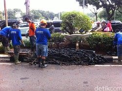 3 Penyidik Polda Metro Periksa Bungkus Kabel di Got Jl Medan Merdeka Selatan