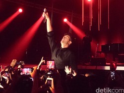 Robin Thicke yang Seksi Hipnotis Java Jazz 2016 Hari Pertama