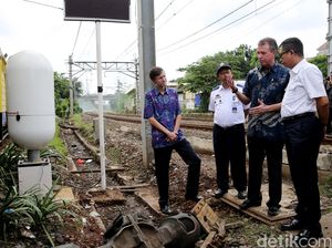 Jonan Pantau Radar Otomatis Perlintasan KA