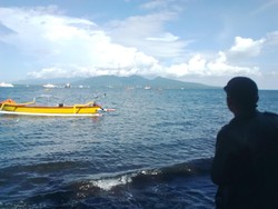 Tim Penyelam Kesulitan Evakuasi Korban karena Posisi Kapal Terbalik