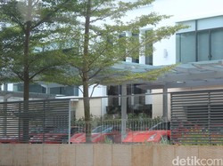 Wah, Orang Kaya Singapura Pamer Ferrari, Lamborghini, Pagani di Depan Rumah
