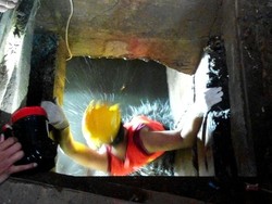 Ada Terpal di Gorong-gorong Dekat Monas, Diduga untuk Istirahat