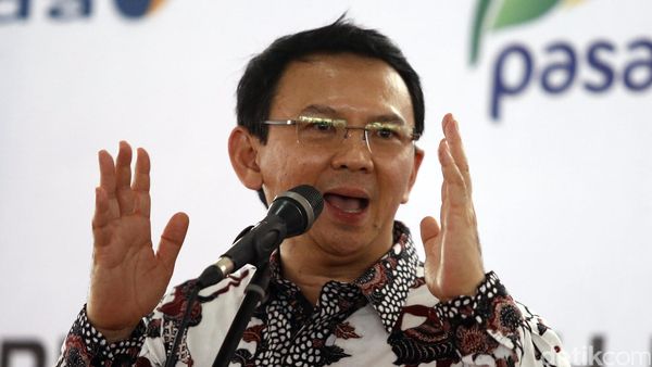 Ahok Hadiri Penandatanganan Perjanjian Kredit Massal PKL