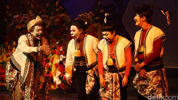 Teater Koma Pentaskan Semar Gugat