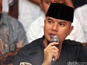 Ahmad Dhani Yakin Menang Kalau Adu Program dengan Ahok Ahmad Dhani Yakin Menang Kalau Adu Program dengan Ahok