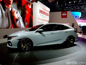 Honda Civic Hatchback dan CR-V Siap Diluncurkan Semester I Honda Civic Hatchback dan CR-V Siap Diluncurkan Semester I