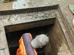 Saking Banyaknya Bungkus Kabel, Pasukan Biru Harus Kerja Ekstra