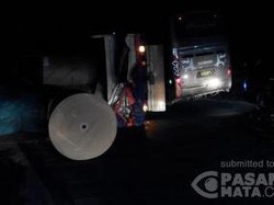 Truk Terguling Bikin Jalur Alas Roban Arah Semarang Macet Total