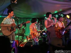 Sentuhan Klasik dari White Shoes & The Couples Company di Java Jazz Hari Kedua