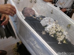 Ireng Maulana Berniat Bikin Rekaman Lagu Rohani