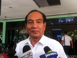 Eks Menpera Theo Sambuaga Jenguk BJ Habibie: Kondisinya Membaik