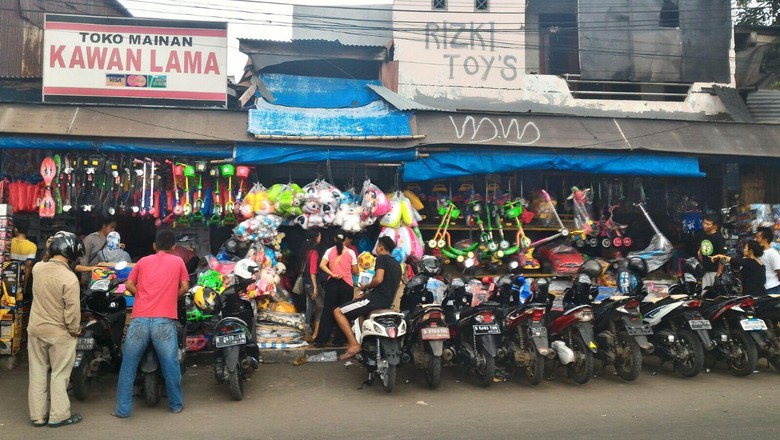 Mainan Anak di Pasar Gembrong Mayoritas Made in China