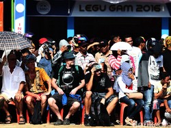 Pedagang Pasar Ternate Untung Besar Menjelang Gerhana Matahari