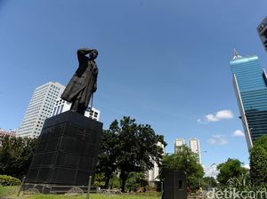 Konservasi Patung Sudirman Ditargetkan Rampung Minggu Ini Konservasi Patung Sudirman Ditargetkan Rampung Minggu Ini