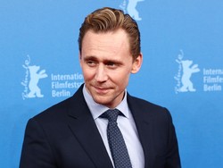 Pendapat Tom Hiddleston Soal Drama Taylor Swift vs Kanye West