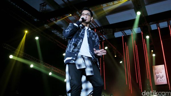 Begini Gaya 90-an ala Afgan di Java Jazz 2016