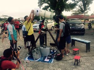 Penampakan Persiapan Akhir Pengamatan Gerhana di Maba