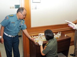 POM TNI Lakukan Tes Urine Mendadak di Mabes TNI Cilangkap