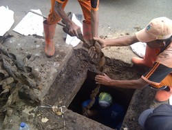 Pasukan Oranye dan Biru Bersatu, Bungkus Kabel Diangkut Lagi dari Got