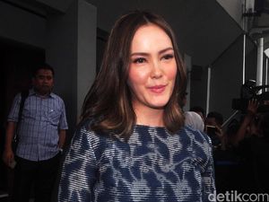 Momen Ulang Tahun Anak yang Satukan Cathy Sharon dan Suami Momen Ulang Tahun Anak yang Satukan Cathy Sharon dan Suami