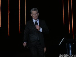 Nonton Konser David Foster Dapat Bonus Lebih