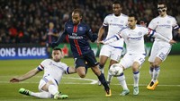 PSG mesti bersaing dengan sejumlah klub untuk bisa mendapatkan Lucas Moura dari Sao Paulo pada tahun 2013. Pemakai nomor 7 itu masih jadi andalan lini tengah PSG. (Foto: Gonzalo Fuentes/Reuters)