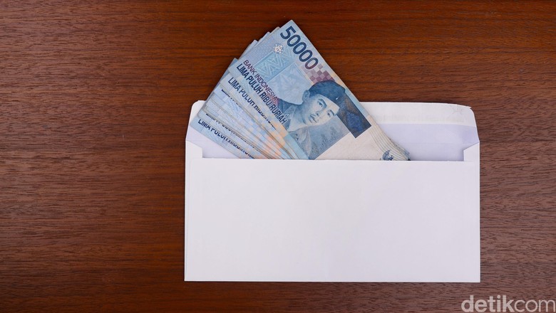 Ritel Lesu, Kredit Bank Juga Loyo Ritel Lesu, Kredit Bank Juga Loyo
