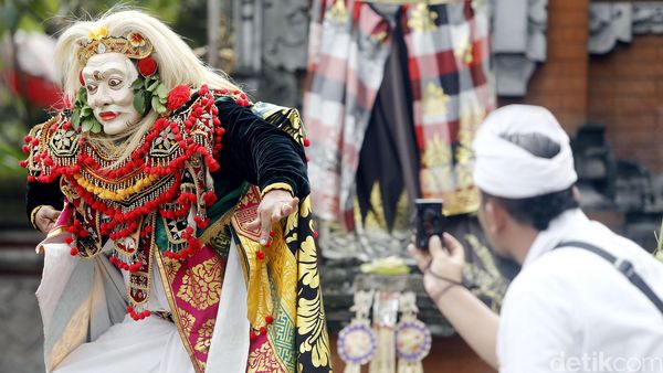 Umat Hindu Ikuti Upacara Tawur Agung