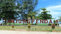 Santai Dulu di Pantai Tanjung Pendam Belitung