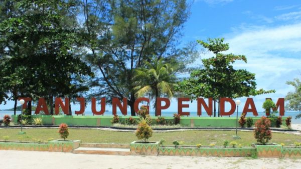 Santai Dulu di Pantai Tanjung Pendam Belitung