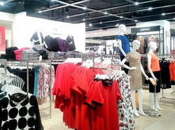 Peringati Hari Perempuan Dunia, Transmart Carrefour Tawarkan Busana Kerja Hingga Kosmetik