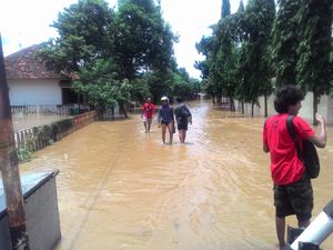 SMA 8 Kebanjiran, Siswa Ingin Bukit Duri Segera Ditanggul SMA 8 Kebanjiran, Siswa Ingin Bukit Duri Segera Ditanggul
