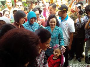 Dari Solo, Iriana Jokowi Awali Pencanangan PIN Dari Solo, Iriana Jokowi Awali Pencanangan PIN