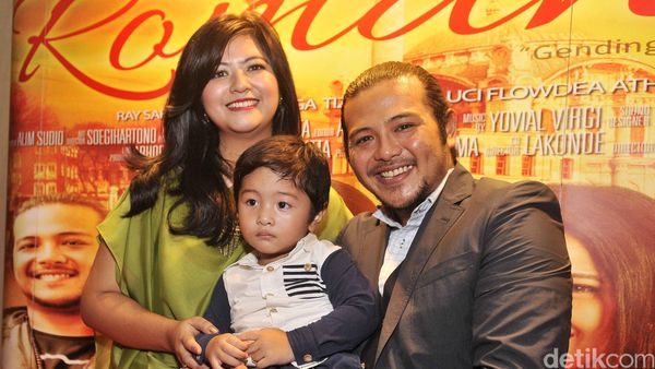 Kebersamaan Ramon Y Tungka, Qory Sandioriva dan Putra Kesayangannya