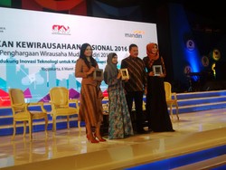 Dian Pelangi Berbagi Tips Sukses Berwirausaha di Depan 3.000 Mahasiswa UGM