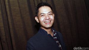 Dude Herlino Happy Banget