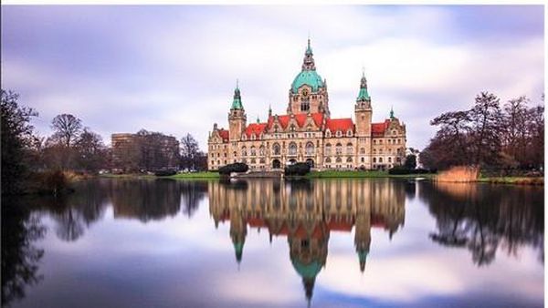 Ketika Objek Foto Bercermin: Begitu Indah!