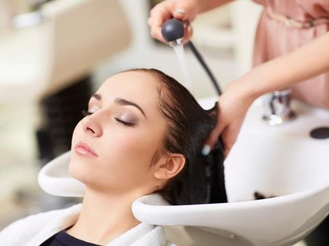 7 Rangkaian Perawatan Rambut untuk Wanita Berhijab