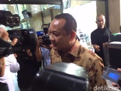 Berbatik Cokelat, Sekretaris MA Nurhadi Diperiksa KPK