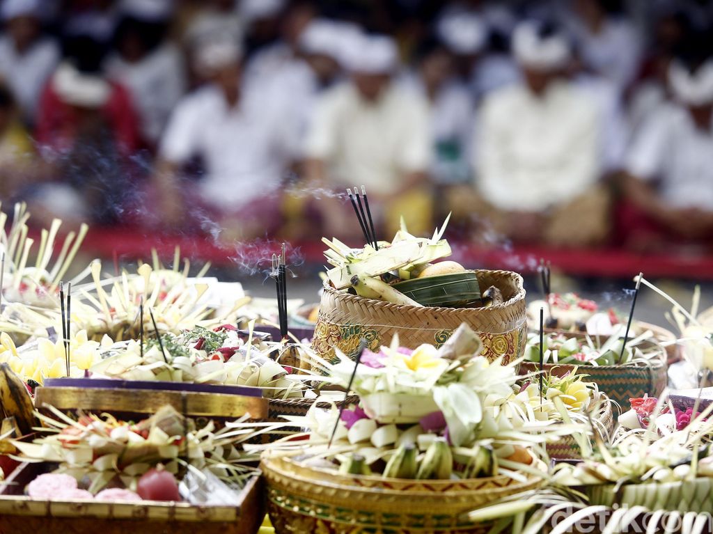Bali Melawan Pelecehan di Tempat Suci