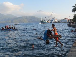 Sore Seru Jelang Gerhana di Ternate, Pantai Falajawa Tempatnya