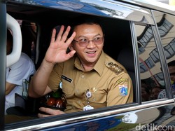 Selebritis Kumpul di Rumah Ahok, Jupe: 3 Jam Tak Berkedip Tatap Ahok