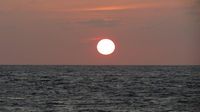 Sunset di Pantai Akerica, Indahnya Tak Kalah dari Gerhana