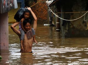Banjir Rendam Kawasan Pasar Minggu