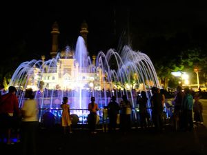 Kerennya Air Mancur Menari di Alun-Alun Malang, Kerap Jadi Ajang Selfie