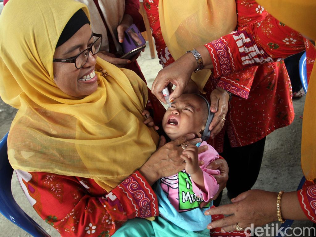 Pekan Imunisasi Nasional di Bekasi Pekan Imunisasi Nasional di Bekasi