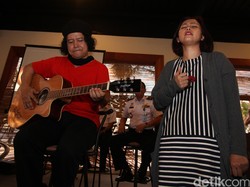 Heboh! Andrea Hirata Sapa Para Laskar Gerhana Lewat Lagu Laskar Pelangi