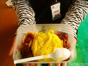 Sebelum Lihat Gerhana, Yuk Cicipi Nikmatnya Nasi Kuning Khas Ternate