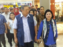 Datang ke Mal Lippo Cikarang, SBY dan Ibu Ani Buat Pengunjung Heboh