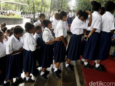 Puluhan Pelajar Datangi Gedung KPK